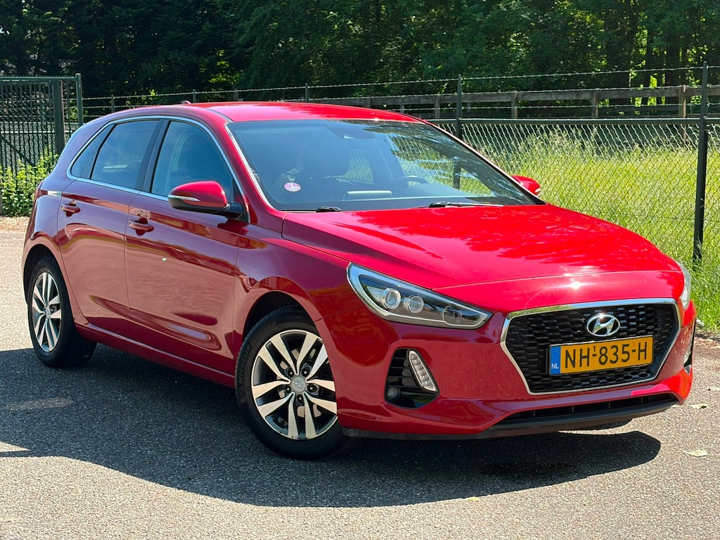 Hyundai i30 1.0 T-GDI First Edition /Xenon/Navi/Carplay/Camera/