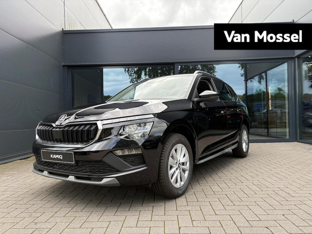 Skoda Kamiq 1.0 TSI Business Edition | LED Koplampen | Apple Carplay/Android Auto | Stoelverwarming | Trekhaak | Achteruitrijcamera | Climate Control | Getinte Ruiten | Parkeersensoren | Adaptive Cruise Control | Virtual Cockpit | Lichtmetalen velgen | Direct leverbaar voor €35.555,-- rijklaar