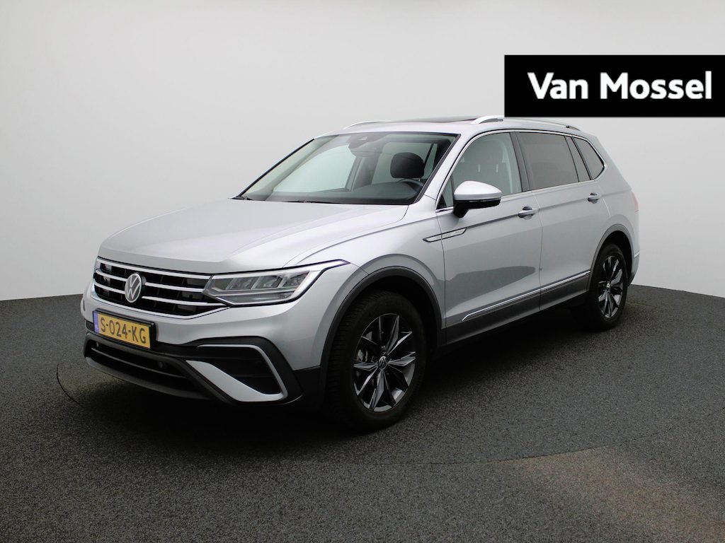 Volkswagen Tiguan Allspace 1.5 TSI Life Business 7p. 150 PK| Origineel Nederlands | 1e Eigenaar | Trekhaak | Panoramadak | 3e zitrij | Stoelverwarming | Achteruitrijcamera | Climatronic