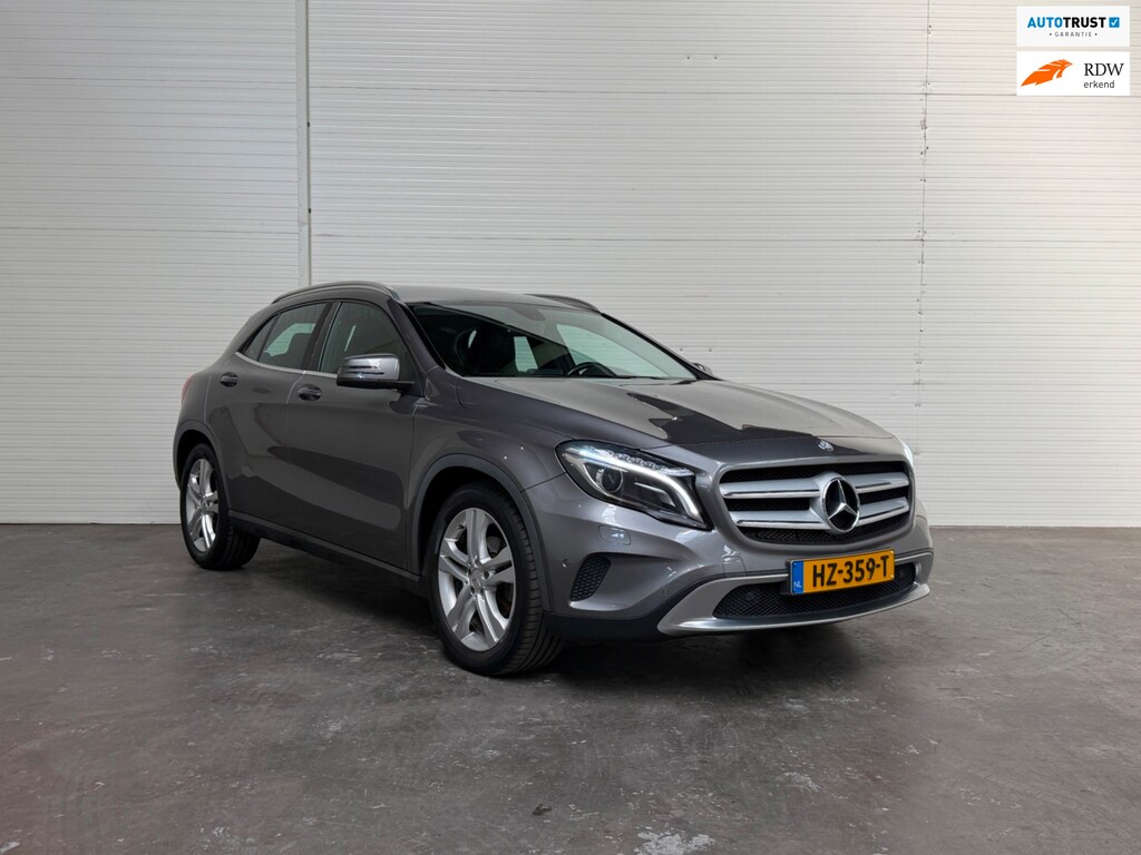 Mercedes-Benz GLA 180 Prestige automaat / afneembare Trekhaak / Stoelverwarming / CC / Navi