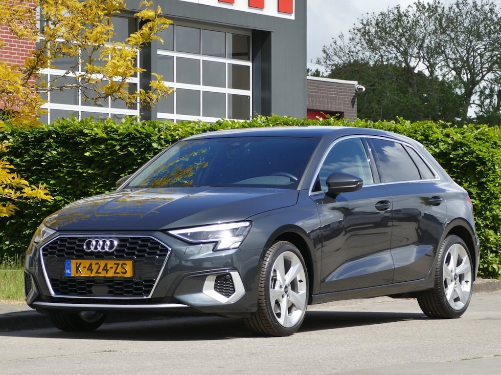 Audi A3 Sportback 30 TFSI Business edition | virtual cockpit | leer | opendak | stoelverwarming | LED koplampen
