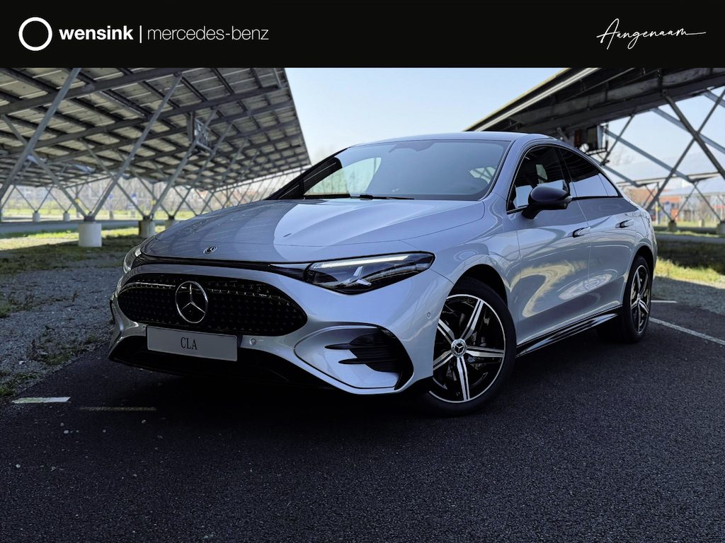 Mercedes-Benz CLA 200 Business Solution AMG 58 kWh EQ | Night | Panoramadak | Distronic | Achteruitrijcamera| Dodehoekassistent | Stoelverwarming |