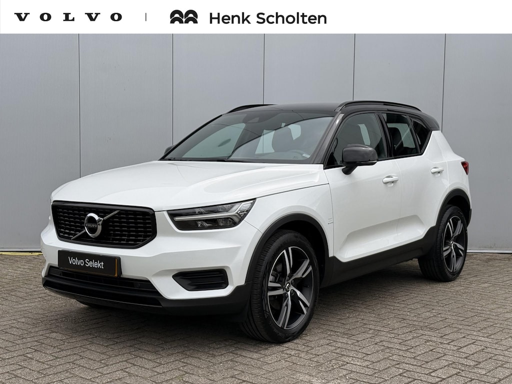 Volvo XC40 T2 AUT8 129PK R-Design | Lederen bekleding | Stoel- & Stuurwielverwarming | Adaptieve Cruise Control met Pilot Assist | BLIS Dodehoekdetectie | Park Assist achter | Sensus full map navigatie | Keyless entry & go