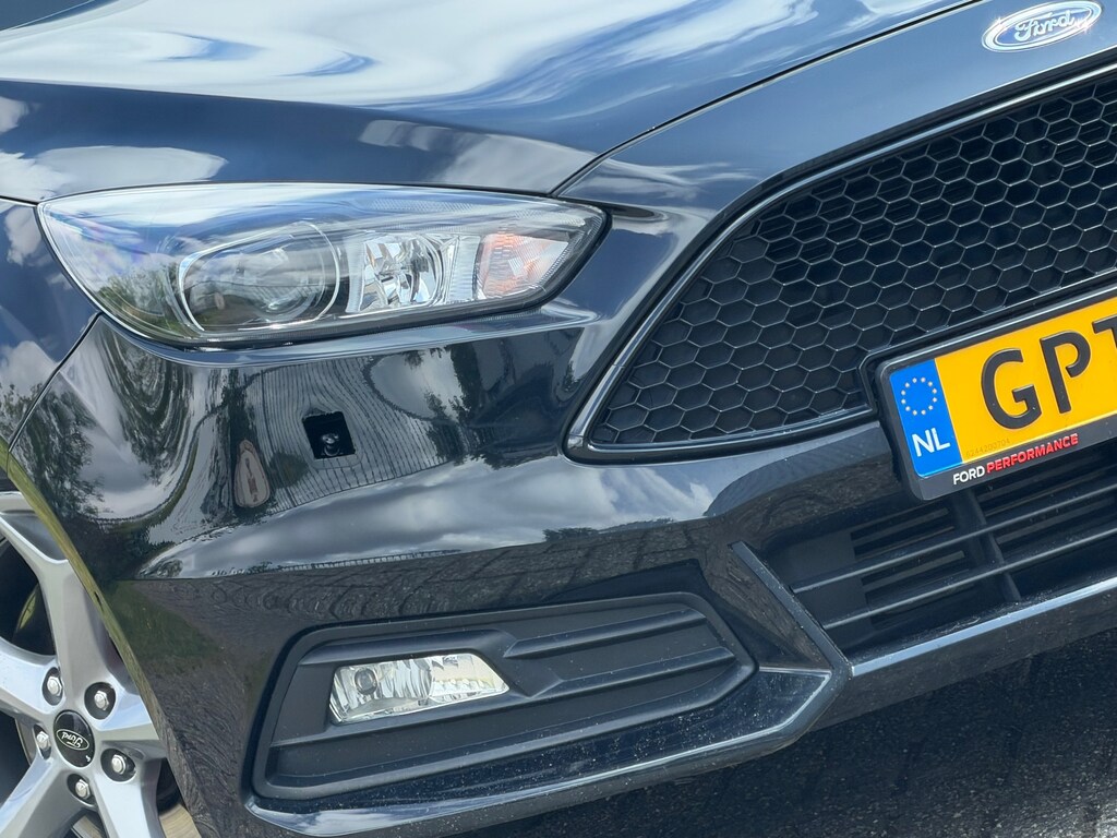 Ford Focus Wagon 2.0 ST - Shadow Black Metallic - Recaro//2xLed/Winterpakket