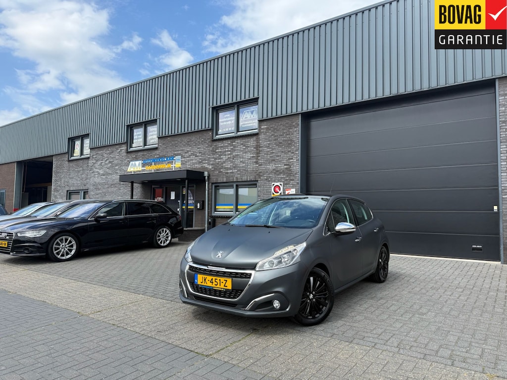 Peugeot 208 1.2 110PK Allure | 2E EIGENAAR | 3/6/12MND GARANTIE | PANO | DAB | CARPLAY | NAVI | CRUISE | JBL | AIRCO | TREKHAAK | MAT |