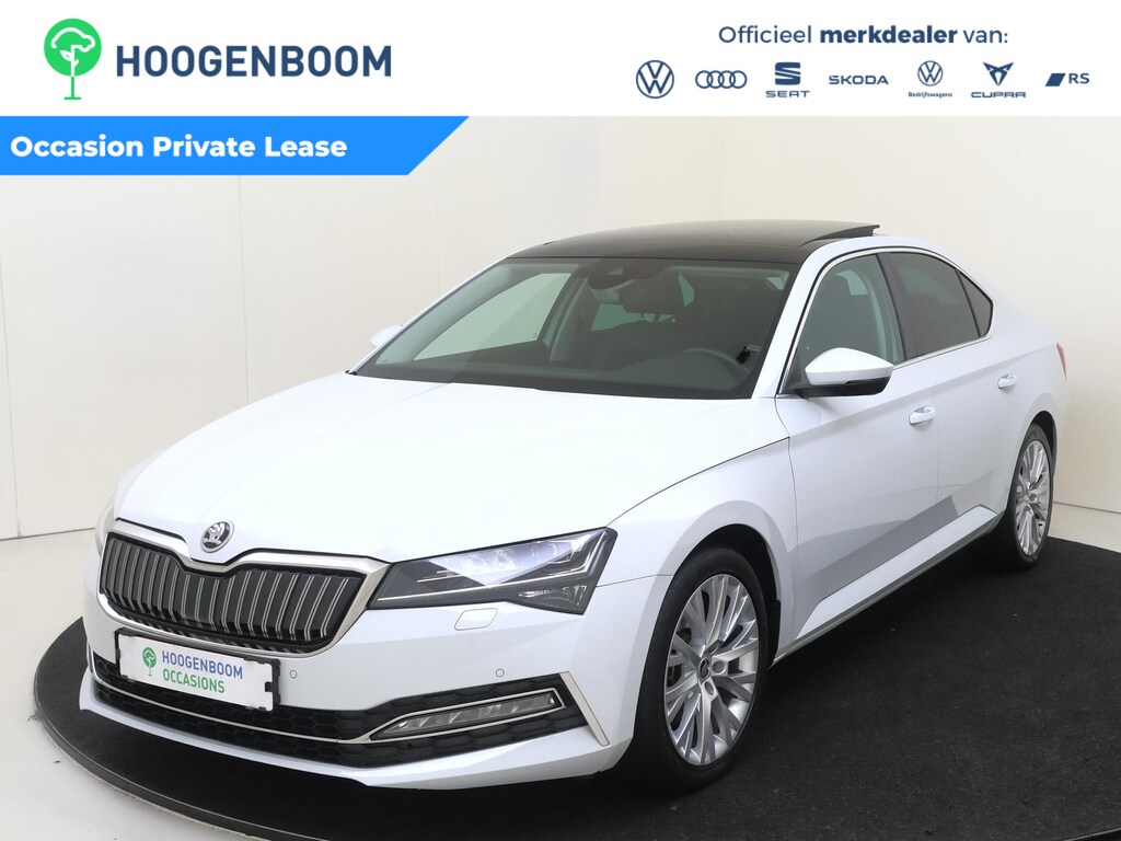 Skoda Superb 1.4 TSI iV Business Edition | Panoramadak | Adaptieve demping | LED matrix verlichting | Navigatie  | Keyless | Dodehoekdetectie | Stoel- en stuurwielverwarming |