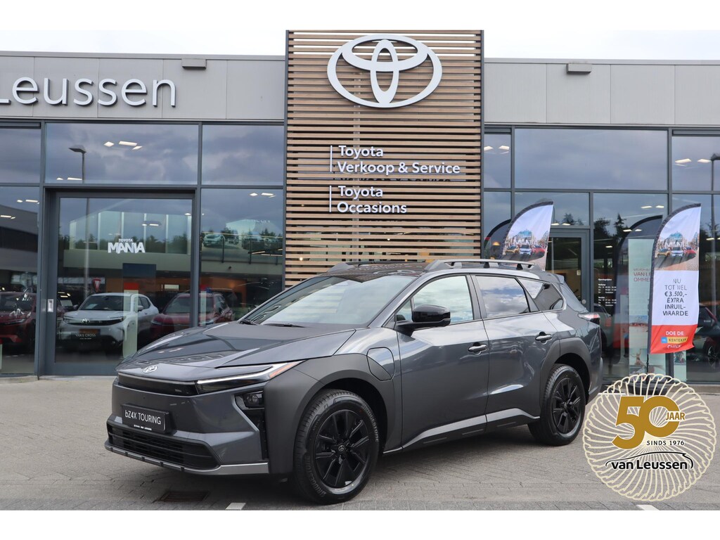 Toyota BZ4X Touring Dynamic 75 kWh NIEUW & DIRECT LEVERBAAR! BLIND-SPOT PARK-SENSOREN STOEL/STUURVERW APPLE/ANDROID 18" LM-VELGEN