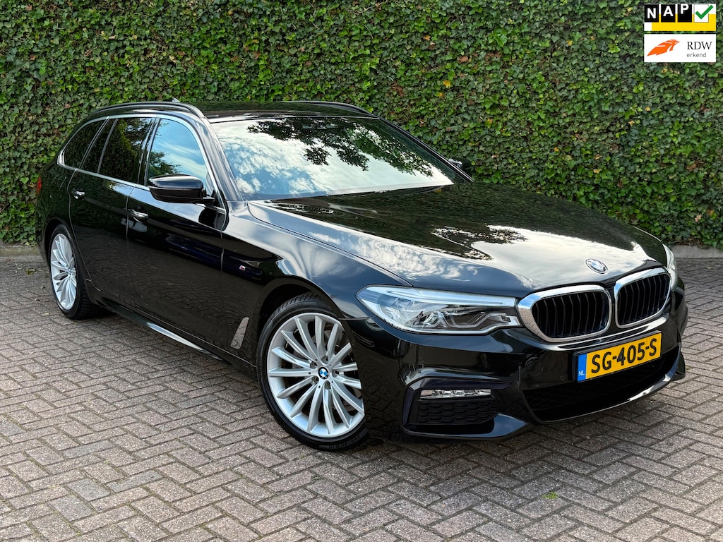 BMW 5-Serie Touring 520i High Executive | M-Pakket | Leder | Trekhaak