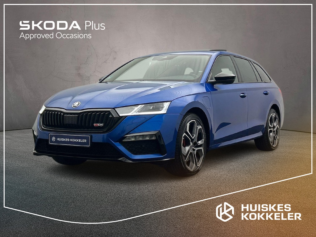 Skoda Octavia Combi RS Business 1.4 TSI PHEV 245pk DSG Automaat Panoramadak, Adaptive cruise control, Achteruitrijcamera, Navigatie, Parkeersensoren, LED matrix koplampen