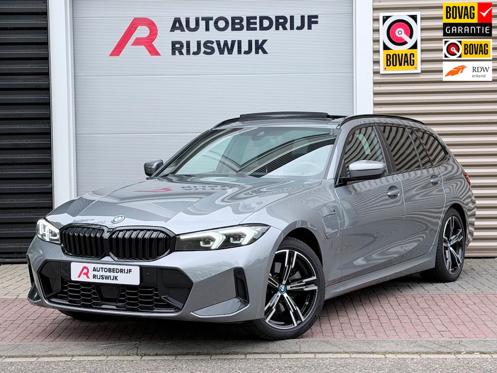 BMW 3-Serie Touring 320e Pano/Camera/Trekhaak
