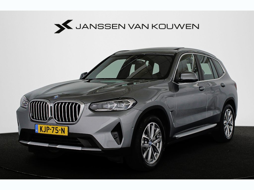 BMW X3 xDrive30e Panoramadak Merino Leder Apple CarPlay Achteruitrijcamera