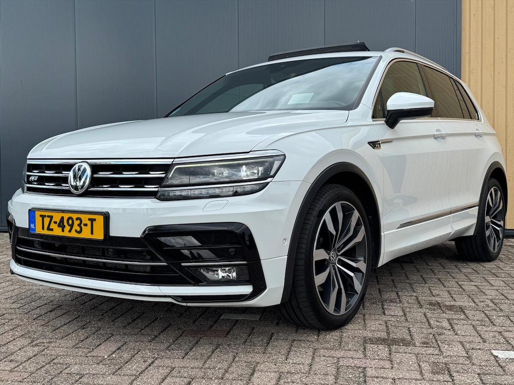 Volkswagen Tiguan 2.0 TSI 180pk 4Motion DSG 3x R-line | Pano | Trekhaak | ACC | HUD | Stoelverwarming | BLIS | 20 Inch |