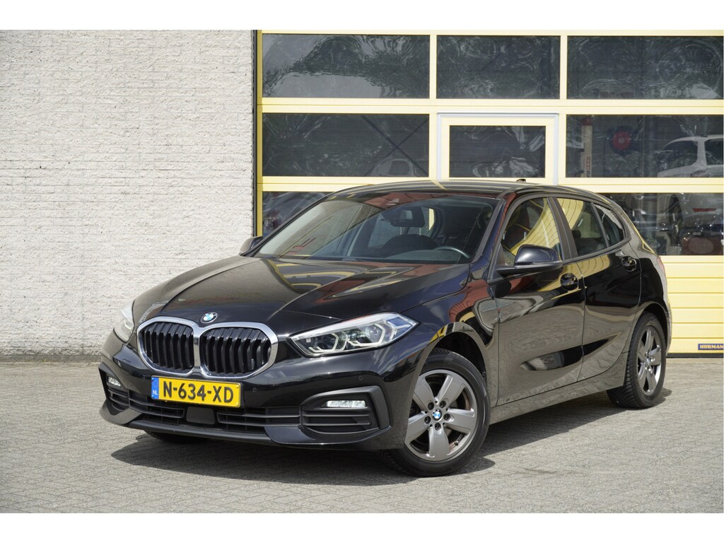 BMW 1-Serie 118i Automaat! 5drs Business Edition BJ2022 Lmv 16" | Led V+A | Pdc | Navi | Virtual cockpit | Climate control | Cruise control | Getint glas