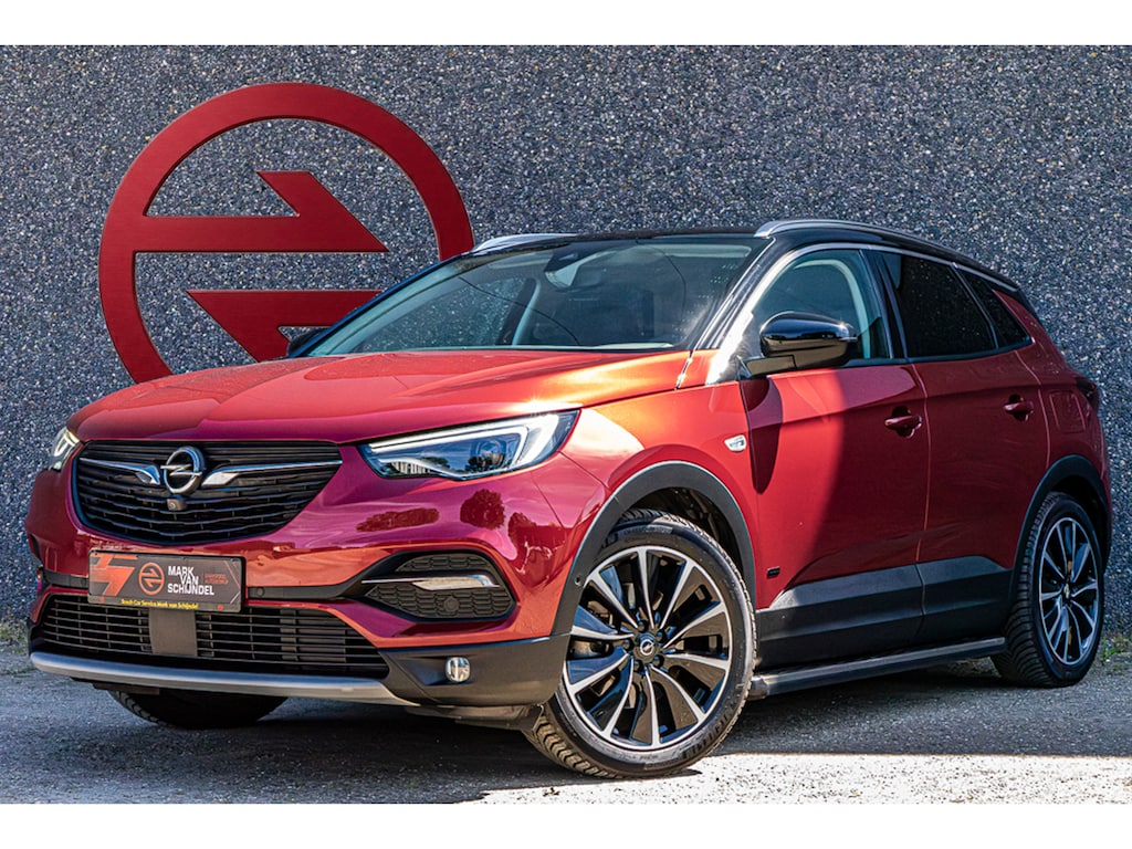Opel Grandland X 1.6 Turbo Hybrid4 300pk 4x4 Aut Ultimate / Trekhaak / Carplay / 360-Camera / Stoelventilatie / Navi / PDC / 19 Inch / Treeplanken / Memory Seats