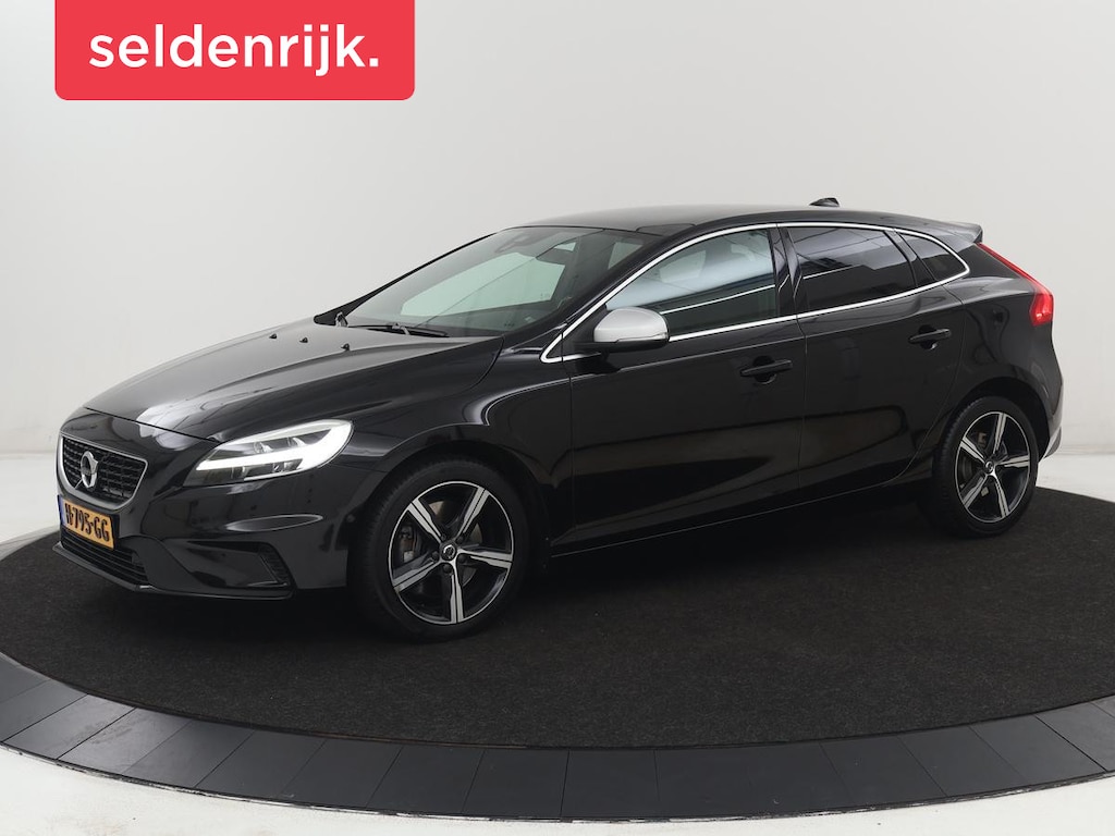 Volvo V40 1.5 T3 Polar+ Sport | Panoramadak | Stoelverwarming | Leder/Alcantara | Standkachel | Camera | Park Assist | Navigatie | Full LED | Keyless | Climate control | Bluetooth | Cruise control | R Design