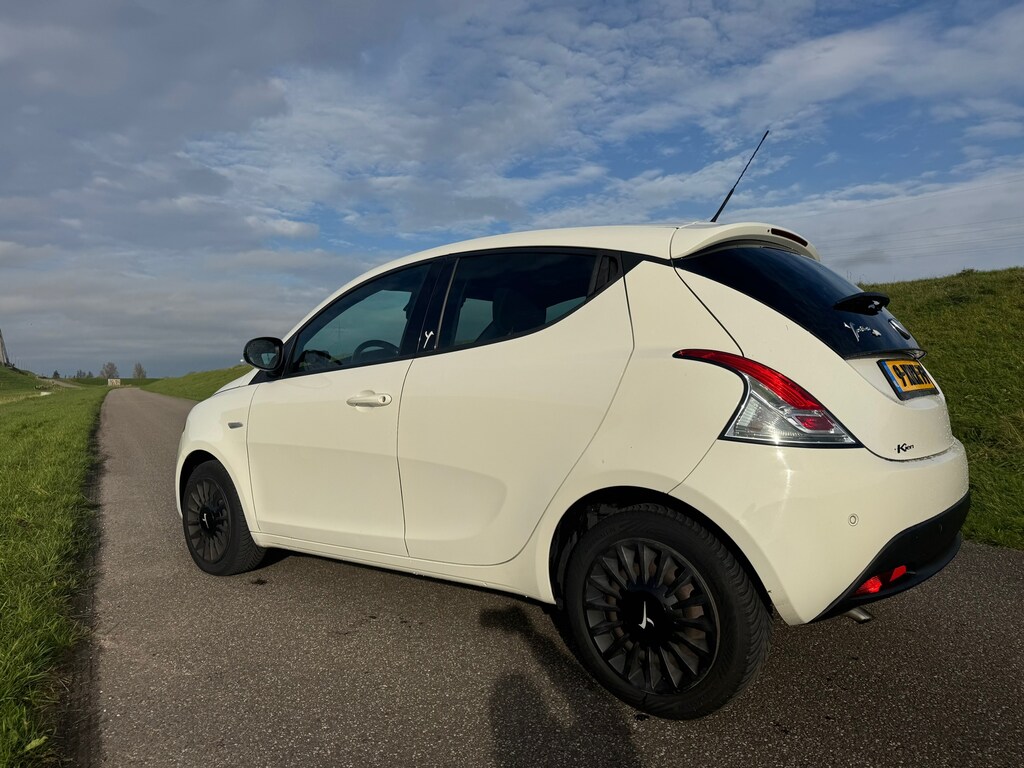 Lancia Ypsilon 0.9 TwinAir Elefantino Plus