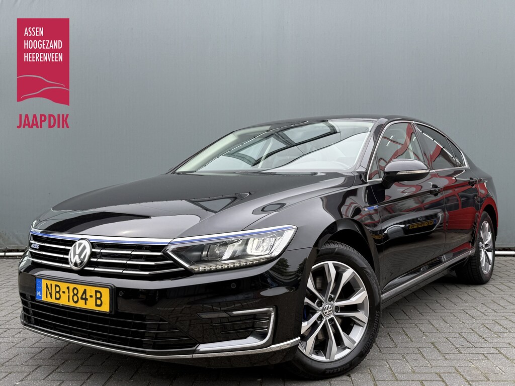 Volkswagen Passat BWJ 2016 1.4 TSI GTE 231 PK Connected Series TREKHAAK | FULL LED | CARPLAY + ANDROID | NAVI | CLIMA | CRUISE | LMV | PDC