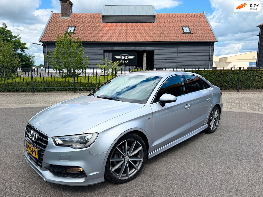 Audi A3 Limousine 1.6 TDI 2X S-LINE AIRCO/ECC NAVI LED-XENON