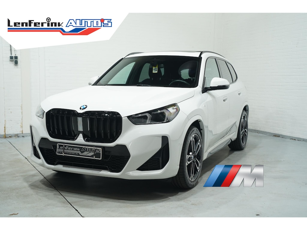 BMW X1 sDrive20i M Sport Panodak Led koplampen Camera Shadowline Stuur- en stoelverwarming 19 Inch Velgen