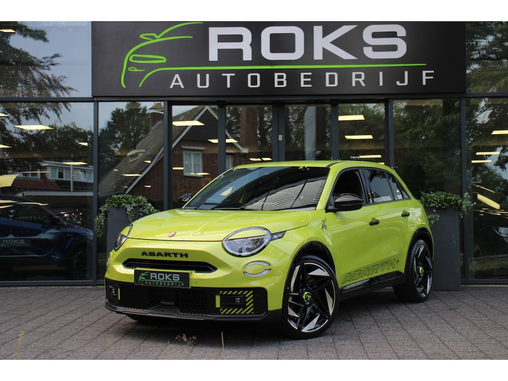 Fiat Abarth 600e Turismo 54 kWh Pack Scorpion Design/Tech/Gaming Winter Pack
