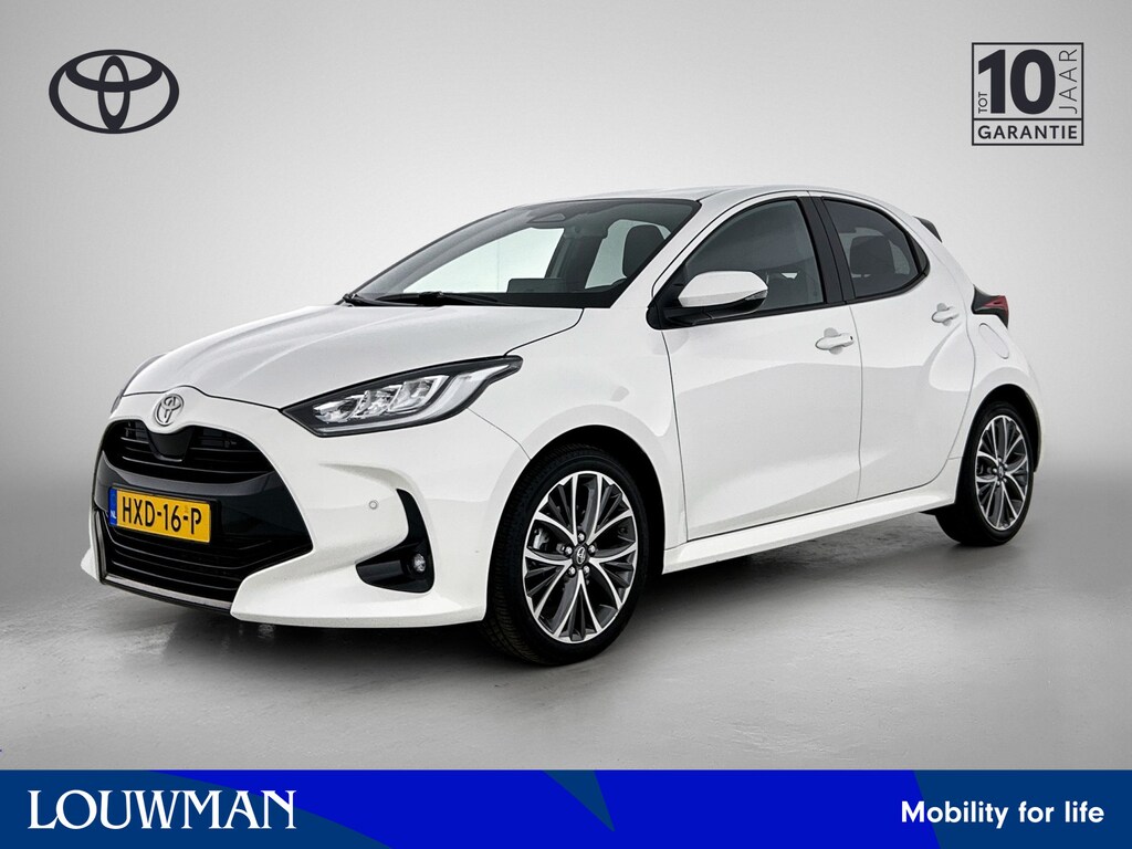Toyota Yaris 1.5 Hybrid 130 Executive | BTW voertuig | Stoel+stuurverwarming | dodehoek detectie | Parkeersensoren voor+achter | Cruise Control Adaptive | Climate Control | Apple CarPlay/Android Auto |