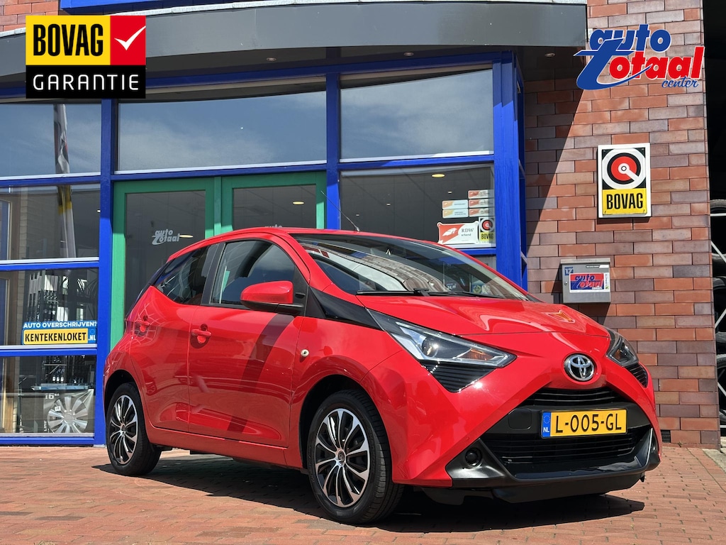 Toyota Aygo 1.0 VVT-i x-play | Airco | Parkeer camera |