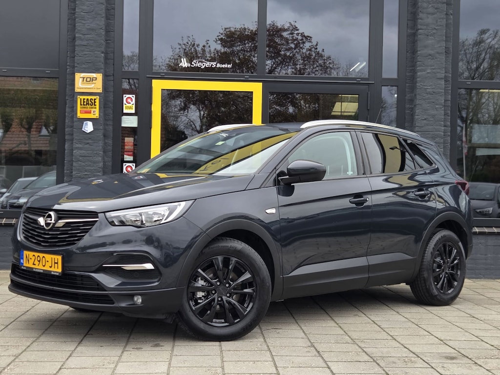 Opel Grandland X 1.2 Turbo Automaat Innovation 130pk I Camera I Stoel + stuurverw I Cruise I 17" I Pdc v+a I Afn. trekh | NW Distr