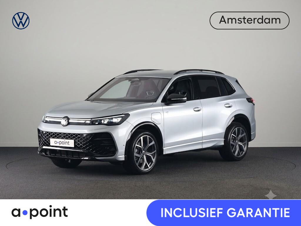 Volkswagen Tiguan 1.5 eHybrid R-Line Edition 204 pk Automaat (DSG) | Verlengde garantie | Navigatie | Trekhaak (wegklapbaar) | Parkeersensoren (Park assist) | Rondomzicht camera | Black Style pakket | R-Line |