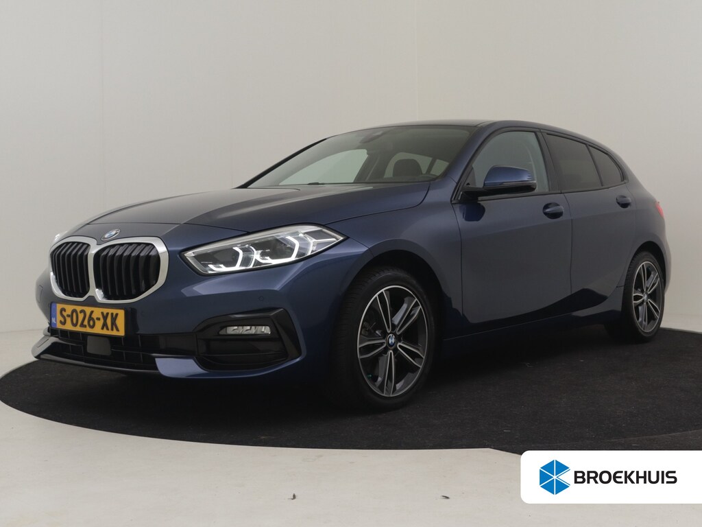 BMW 1-Serie 118i AUTO | Camera | Stoelverwarming l Cruise control | Navigatie | 17" LMV l Digital Dash l Full LED l