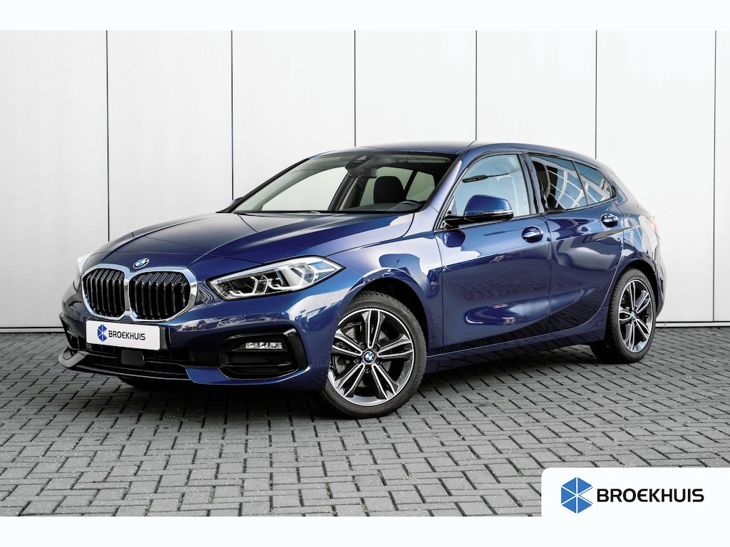 BMW 1-Serie 118i Auto M Sport | Camera | Stoelverwarming l Cruise control | Navigatie | 17" LMV l Digital Dash l Full LED l