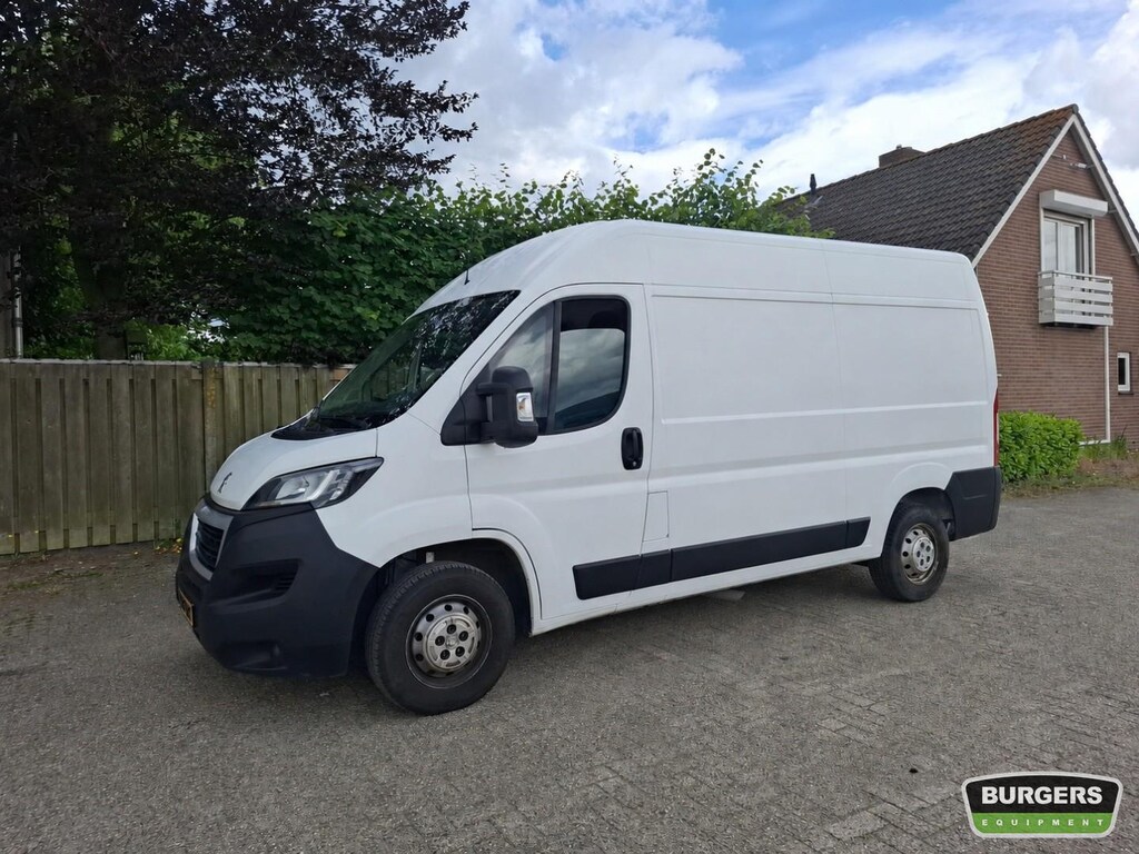 Peugeot Boxer 2.2 BlueHDi 120 L2H2 Premium