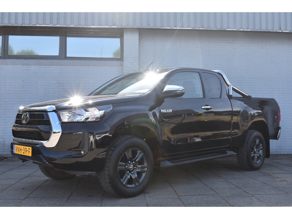 Toyota Hilux 2.4 D-4D Xtra Cab Professional Automaat 150pk | Achteruitrijcamera | Trekhaak | Cruise control |