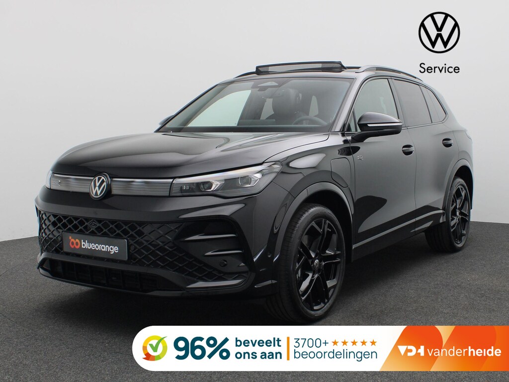 Volkswagen Tiguan 1.5 eHybrid R-Line Edition 272PK DSG Leder, Memorystoelen, Trekhaak, Panoramdak, Achteruitrijcamera, Keyless, Navi via Apple Carplay/Android Auto, Side Assist, Black Style, 20" LM Velgen, Matrix LED-Verlichting
