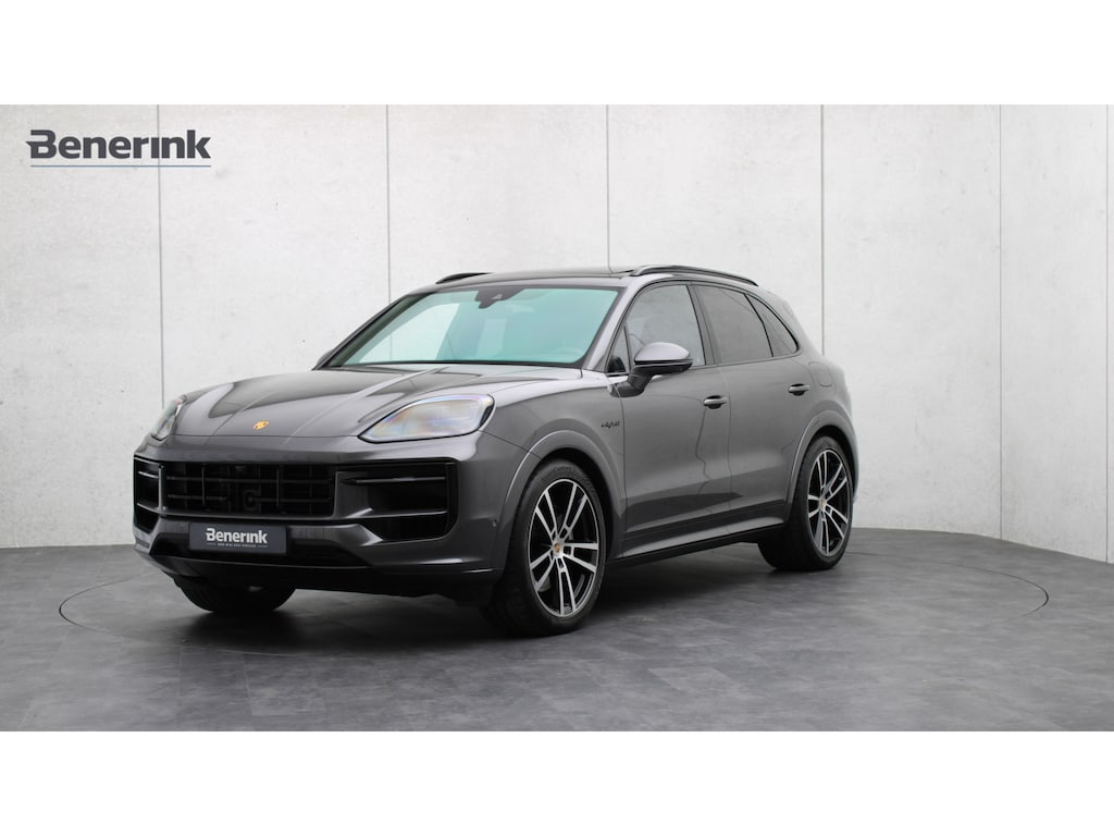 Porsche Cayenne 3.0 E-Hybrid SportDesign | Stoelventilatie | Head-up | Panoramadak | Soft-Close | InnoDrive | Trekhaak | Sportuitlaat | BOSE Sound | Bijrijdersdisplay