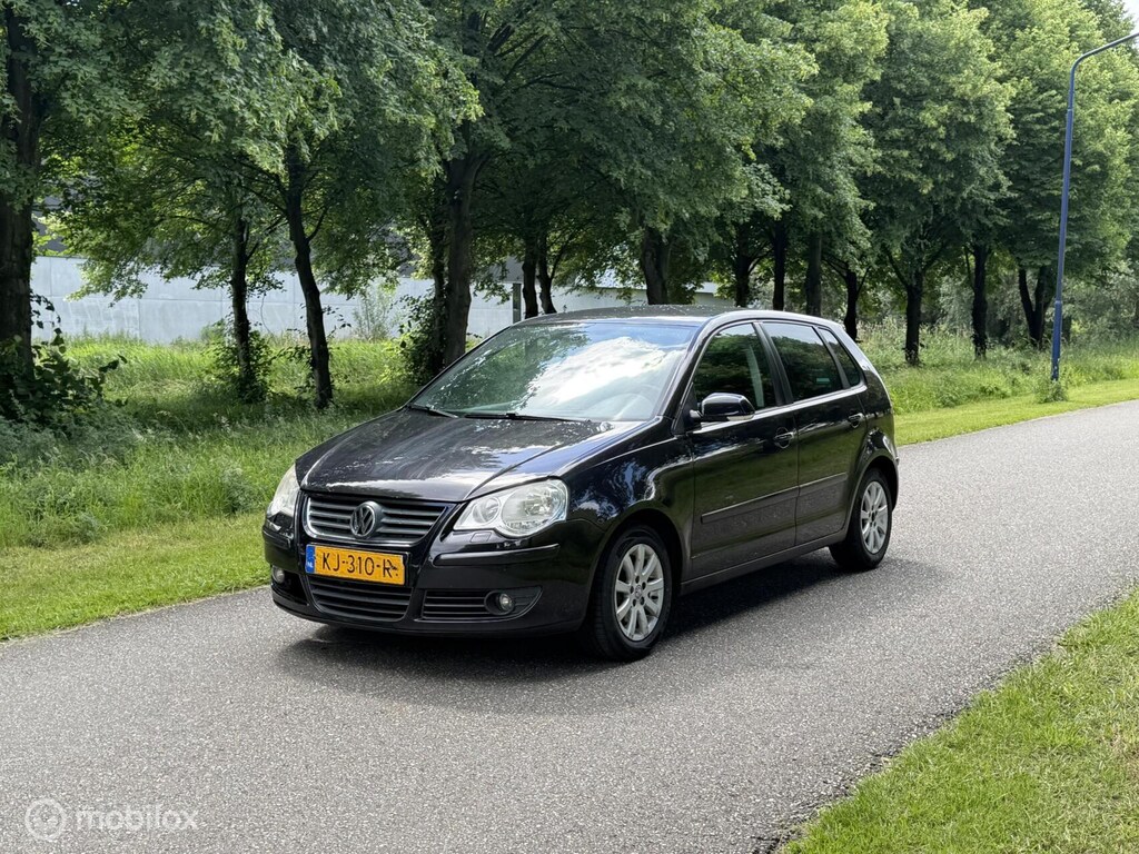 Volkswagen Polo 1.4-16V*NEW APK*STOELVERWARMING*AIRCO*5 DRS