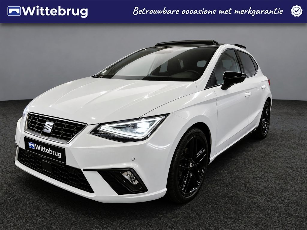 SEAT Ibiza 1.0 TSI 110pk FR Black Edition Panoramadak / Navigatie High / Alcantara / LED / Camera / Top sports HAL