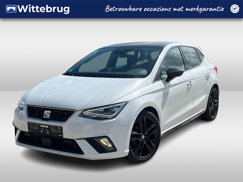 SEAT Ibiza 1.0 TSI 110pk FR Black Edition Panoramadak / Navigatie High / Alcantara / LED / Camera / Top sports HAL