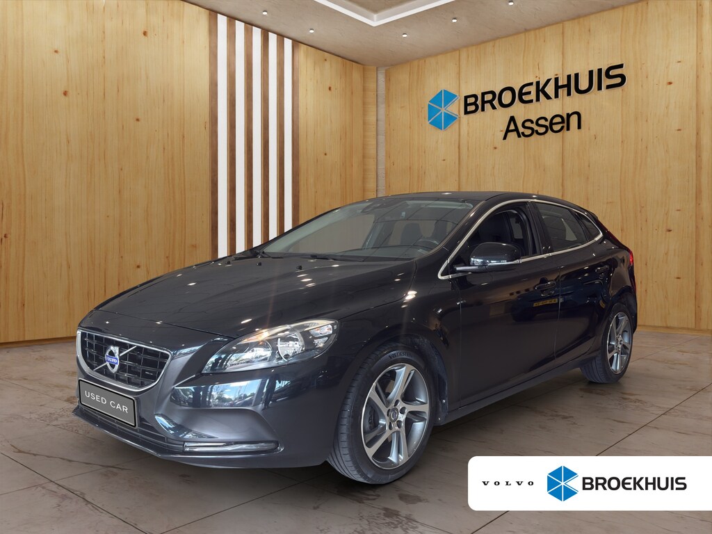Volvo V40 1.6 T2 Momentum | Navigatie | Trekhaak | Bluetooth telefoonverbinding | DAB | Lichtmetalen velgen |