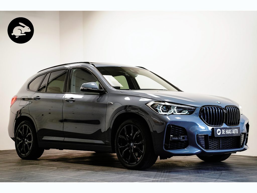 BMW X1 xDrive25e M Sport|StormBay|Pano dak|Trekhaak|Led|19 inch|Leder