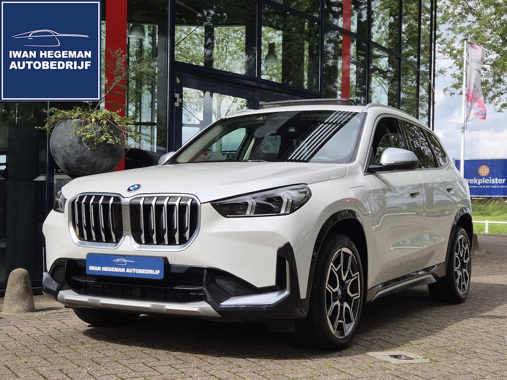 BMW X1 xDrive25e | SOH 95,71% | Panoramadak | Leder | Navigatie | PDC + camera | Stoelverwarming | LM Velgen |