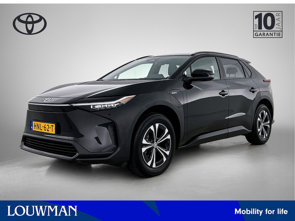 Toyota BZ4X Dynamic 71 kWh | Voorruit-Stuur-Stoelverwarming | Parkeersensoren V+A |