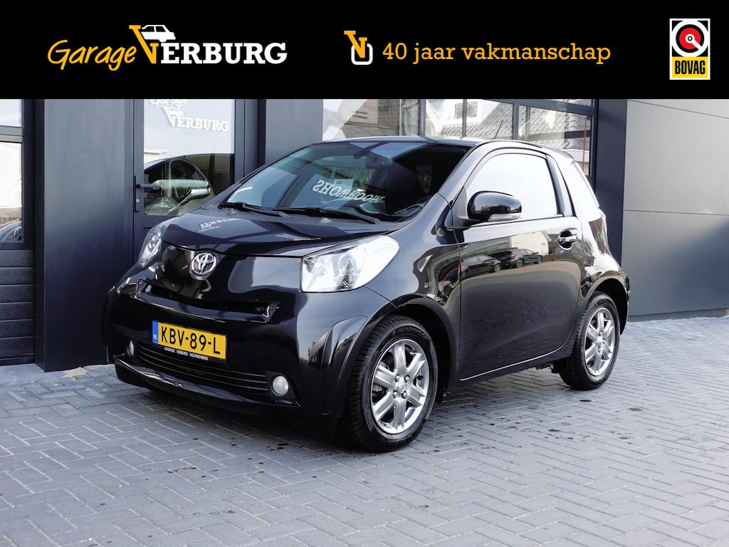 Toyota iQ 1.0 VVTi Executive (Navigatie,Keyless entry,Climatecontrol,Lm velgen,Spiegels elek.inklapbaar)