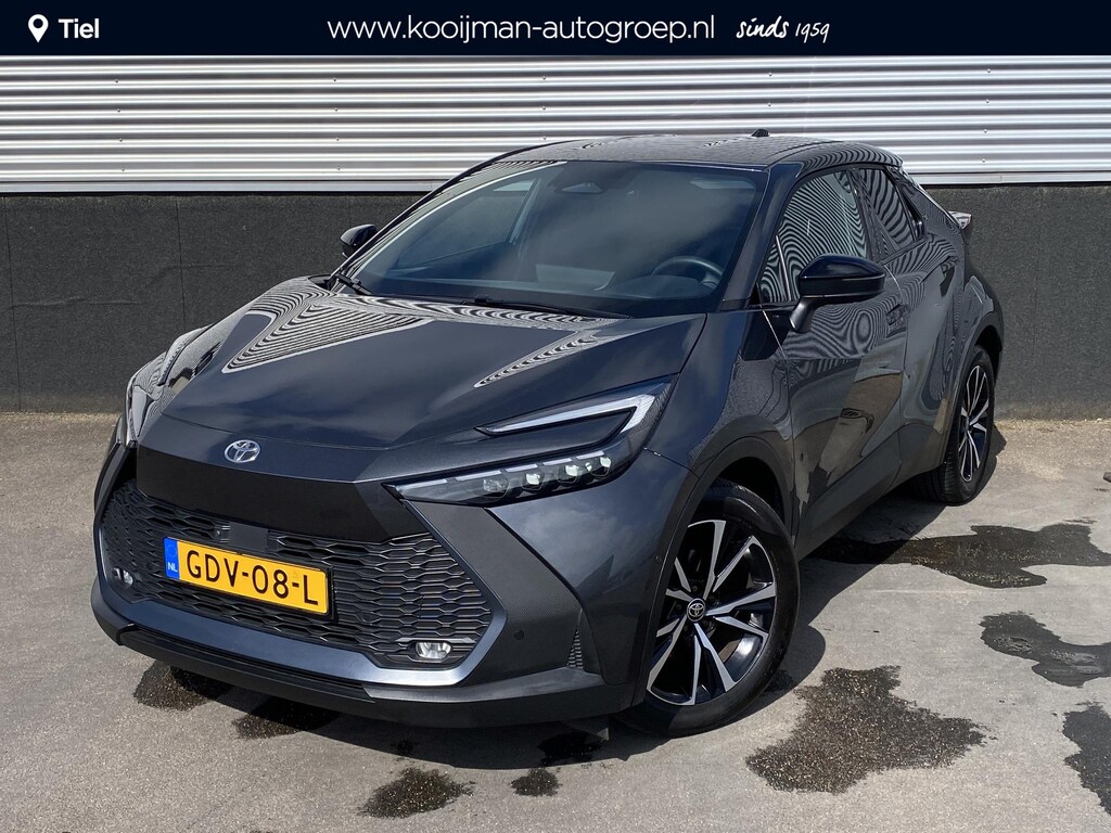 Toyota C-HR / C-HR+ 1.8 Hybrid 140 First Edition Trekhaak, 360° camera, dodehoek detectie, Apple CarPlay/Android Auto, keyless, parkeersensoren, NL-auto!