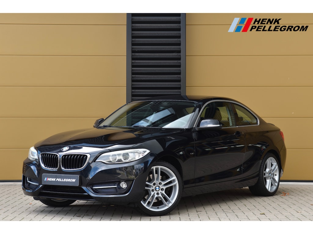 BMW 2-Serie Coupé 220i Executive * Sportstoelen * Sportline * M-Stuurwiel * 18inch lm *