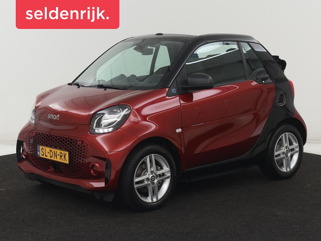 smart EQ Fortwo Comfort 18 kWh | SOH 92,2% | Carplay | Cruise control | Climate control | Elektrisch vouwdak | Parkeerhulp | Bluetooth | Cabriolet