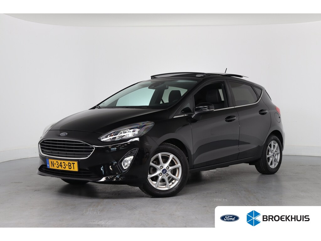 Ford Fiesta 1.0 EcoBoost Titanium | Dealer Onderhouden! | Open Dak | Winterpakket | Navi By App | Clima | Parkeersensoren | DAB | Cruise Control | Lichtmetalen Velgen