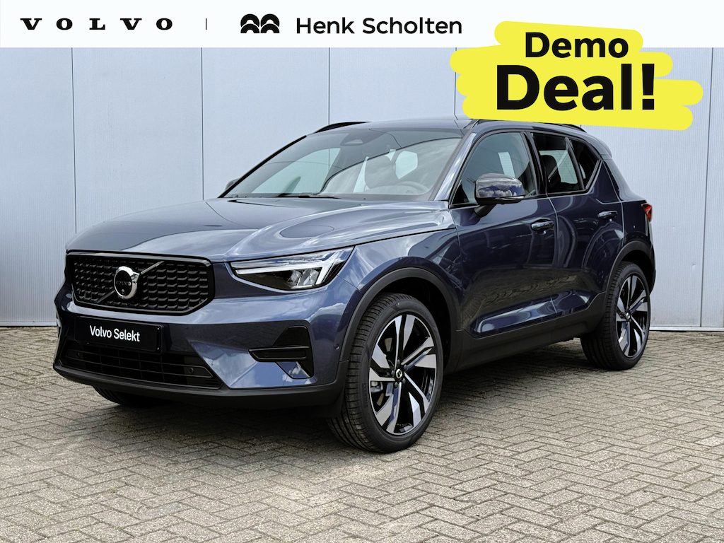 Volvo XC40 B4 AUT7 197PK Plus Dark | Demo deal | Trekhaak semi elektrisch inklapbaar | Panoramadak | Elektrisch verstelbare voorstoelen | Lederen bekleding | Harman Kardon audio | Adaptieve Cruise Control met Pilot Assist | BLIS Dodehoekdetectie | Stoel- & Stuurwielverwarming
