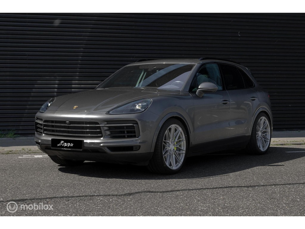 Porsche Cayenne E-Hybrid | Quarzite Grey Metallic | Sport Chrono | Luchtvering | 22” BC Forged EH675 | BTW-auto