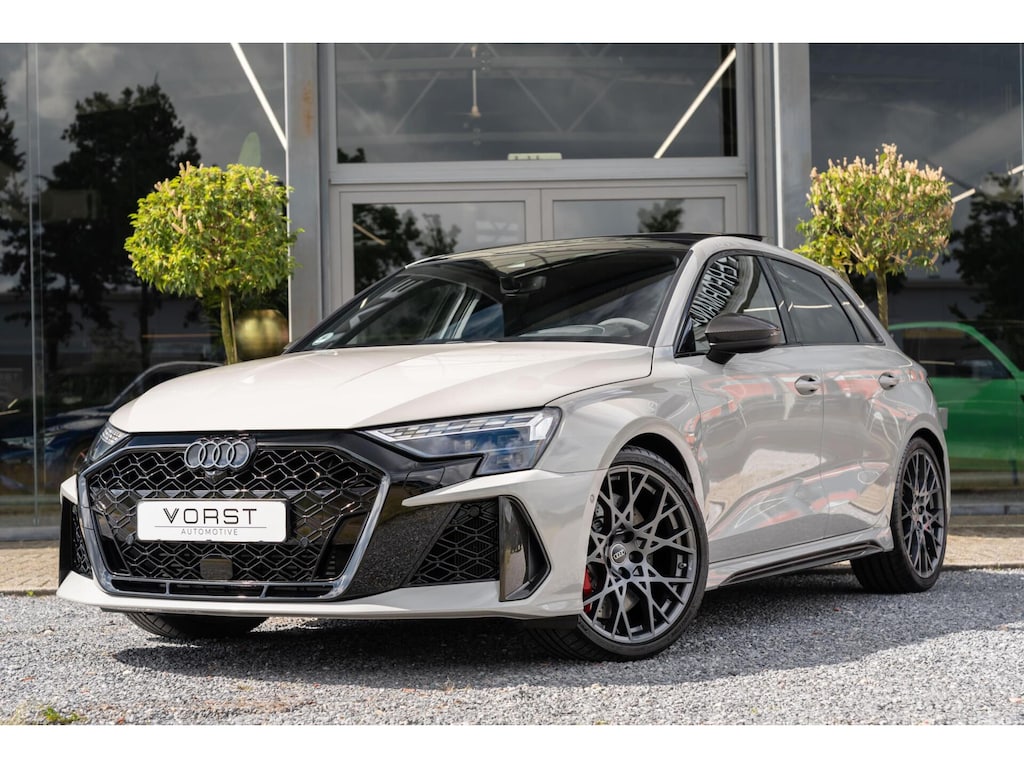 Audi RS3 2.5 TFSI quattro Pano Sonos Carbon Schaalstoelen