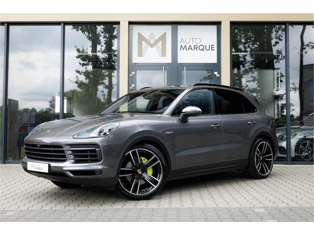 Porsche Cayenne 3.0 E-Hybrid 463PK | Luchtvering | 22" LM Velgen | Panoramadak | Sport Chrono | PDLS Plus | Surround View | Memory Pack |